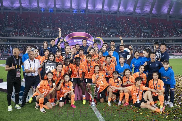 2017年中国足协全国女足颁奖典礼在武汉举办 2017年中国足协全国女足颁奖典礼在武汉举办